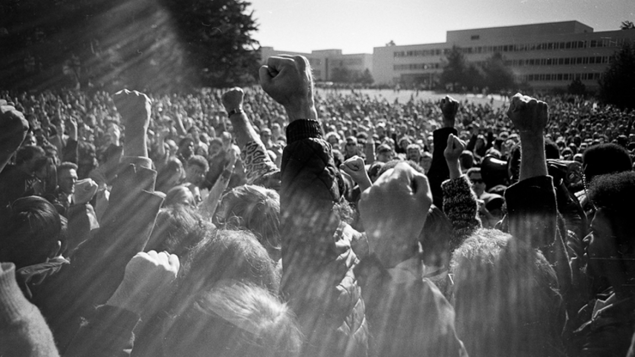 San Francisco State Protest, 1968. Source: Jan Nacio Brown, SFSU Photographic Timeline Project, https://diva.sfsu.edu/collections/timelineproject/bundles/235846 SFSU Protest 1968